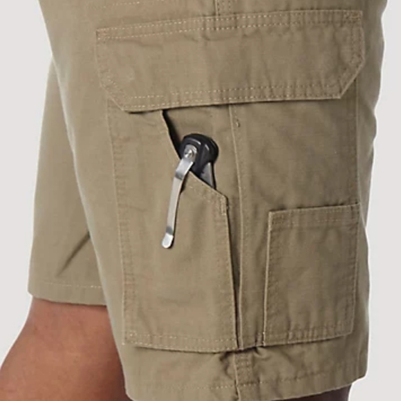 Wrangler Riggs Cargo Shorts~size 52 - Picture 5 of 14